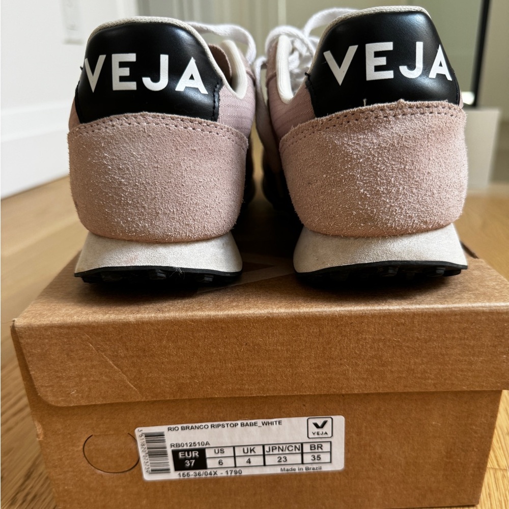 Gently used dusty rose Veja Rio Branco sneakers.